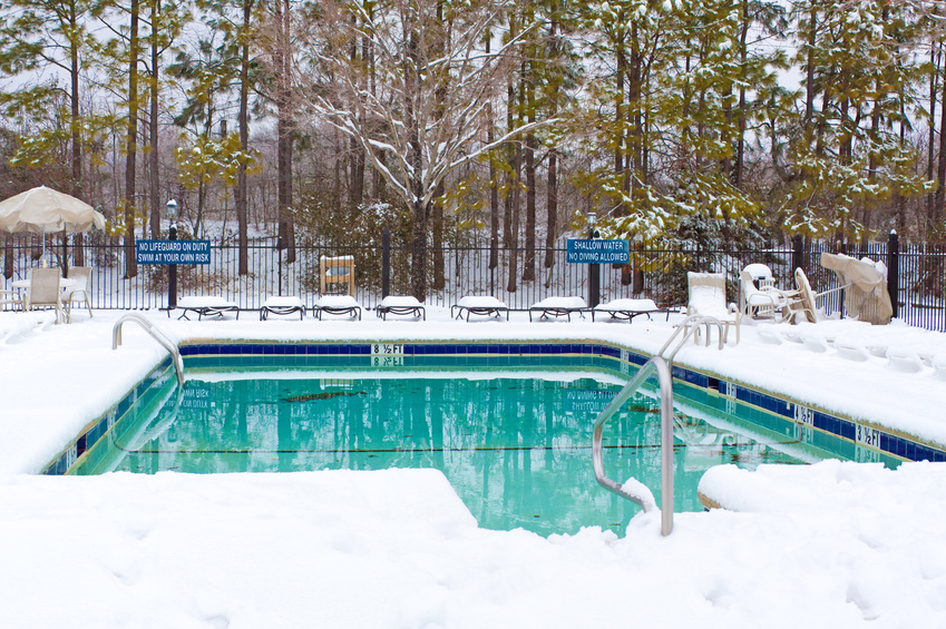 Comment hiverner sa piscine : Préparez l'hiver - Blog Flipr